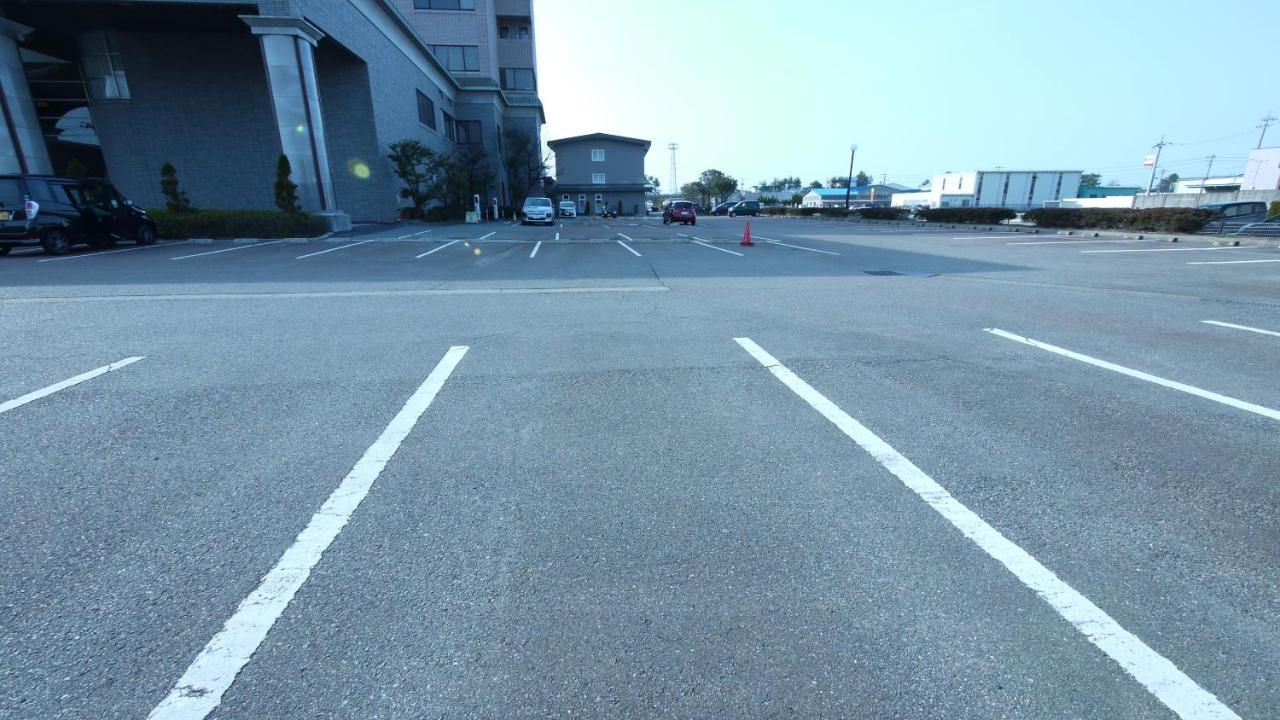 Route Inn Grantia Komatsu Airport Exteriör bild